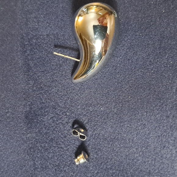 JULY LOTUS silver-tone Waterdrop earrings. NWT - Picture 4 of 5